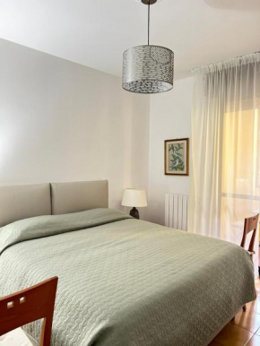 Casa vacanze 1702, con la camera matrimoniale con il bagno privato e un soggiorno comune